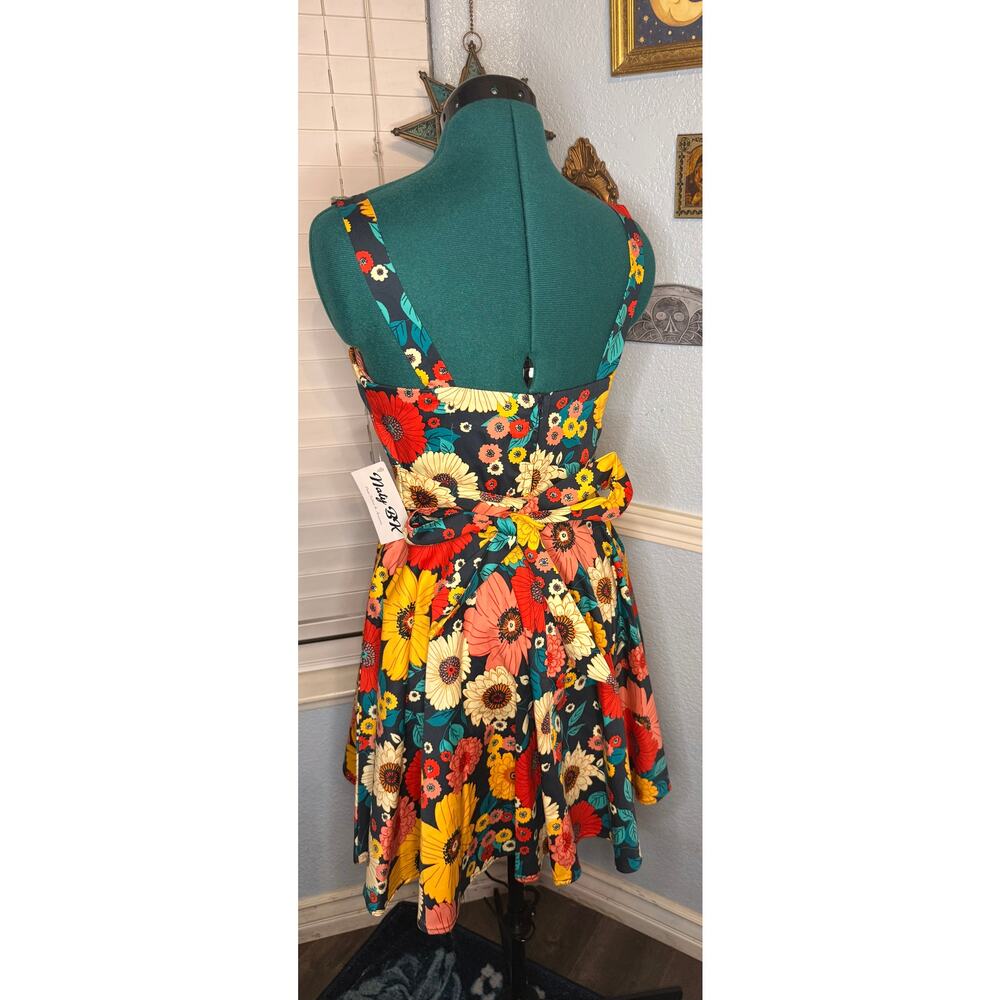 Retro style fit and flare dress - Picture 8 of 8